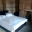 Double room (queen size bed)